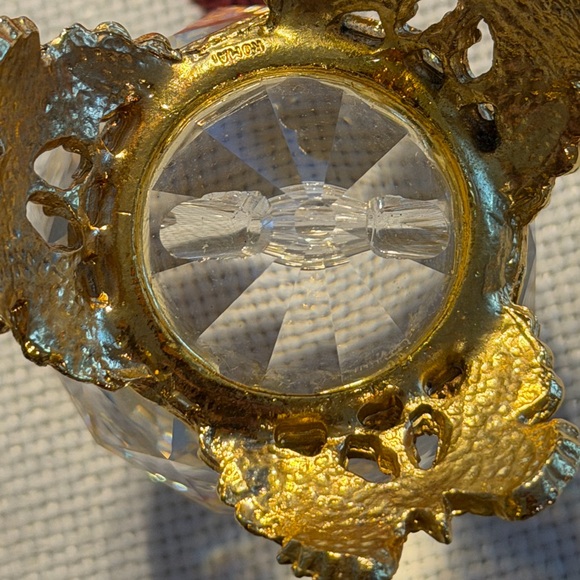 Vintage Faceted Crystal Glass Ball Suncatcher with Attached Gold Butterfly Stand - Picture 7 of 7